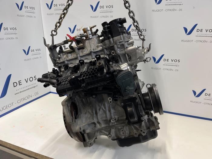 Engine from a Peugeot 308 (L3/L8/LB/LH/LP) 1.2 12V e-THP PureTech 130 2018