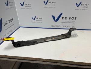 Used Radiator bar Peugeot 308 Price € 20,00 Margin scheme offered by De Vos Autodemontagebedrijf