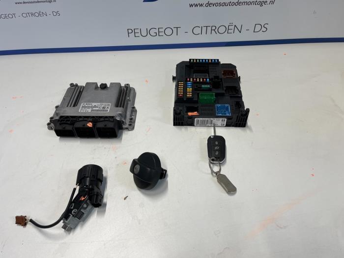 Used Engine management computer Peugeot 208 Price € 350,00 Margin scheme offered by De Vos Onderdelen