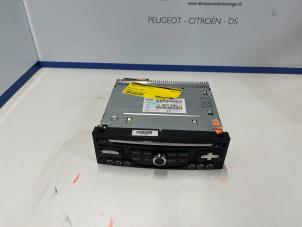 Used Radio CD player Peugeot 5008 I (0A/0E) 1.6 HDiF 16V Price € 250,00 Margin scheme offered by De Vos Autodemontagebedrijf