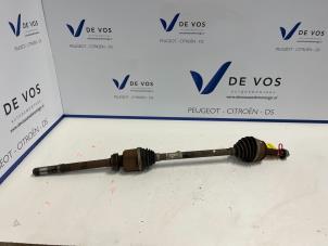 Usagé Arbre de transmission avant droit Peugeot 5008 Prix € 115,00 Règlement à la marge proposé par De Vos Autodemontagebedrijf