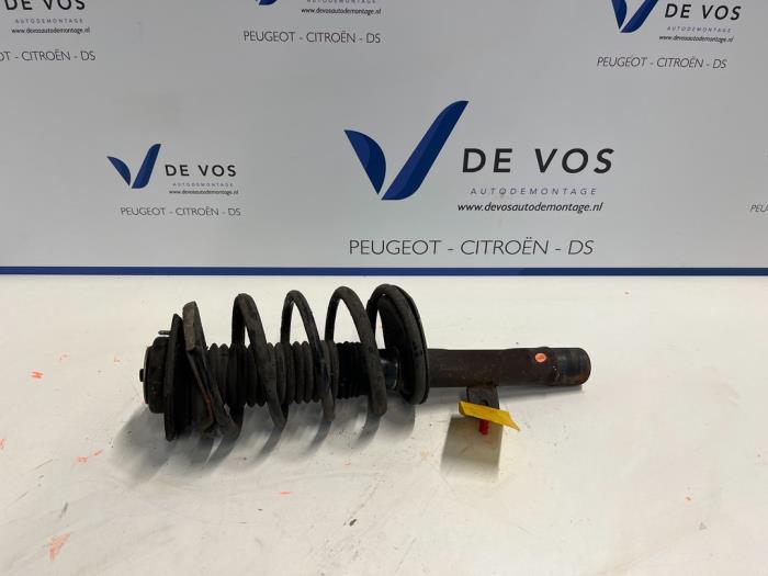 Front shock absorber rod, right from a Citroën Xsara Picasso (CH) 1.6i 16V 2007