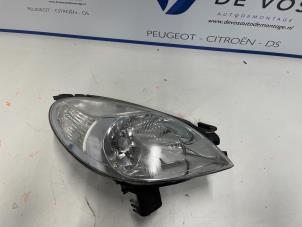 Used Headlight, right Citroen Xsara Picasso (CH) 1.6i 16V Price € 55,00 Margin scheme offered by De Vos Autodemontagebedrijf