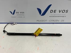 Used Rear gas strut, left Citroen C4 Picasso (3D/3E) 2.0 Blue HDI 150 Price € 90,00 Margin scheme offered by De Vos Autodemontagebedrijf