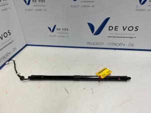 Used Rear gas strut, right Citroen C4 Picasso (3D/3E) 2.0 Blue HDI 150 Price € 90,00 Margin scheme offered by De Vos Autodemontagebedrijf