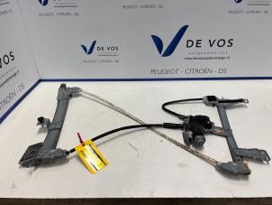 Usagé Lève vitre électrique avant gauche Peugeot 207 CC (WB) 1.6 16V THP Prix € 180,00 Règlement à la marge proposé par De Vos Autodemontagebedrijf
