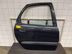 Używane Drzwi prawe tylne wersja 4-drzwiowa Citroen Xsara Picasso (CH) 1.8 16V Cena € 100,00 Procedura marży oferowane przez De Vos Autodemontagebedrijf