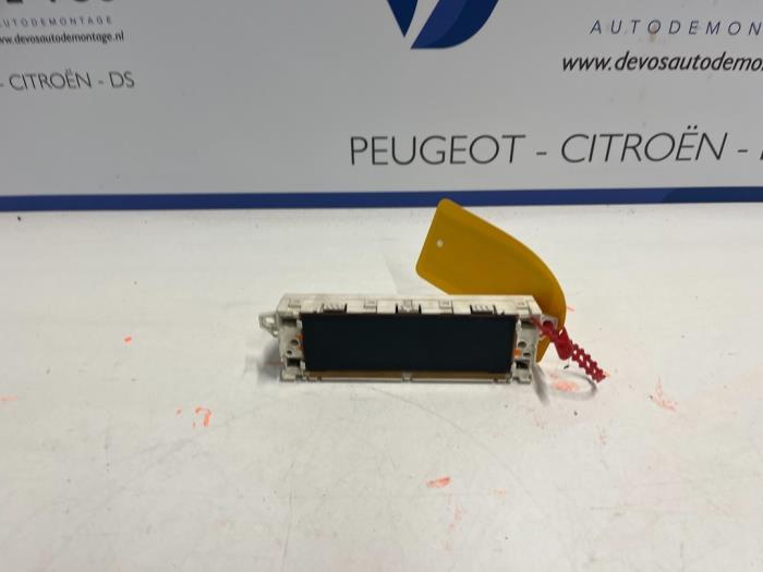 Begagnade Innerdisplay Peugeot 207 Pris € 70,00 Marginaltabell erbjuds av De Vos Onderdelen