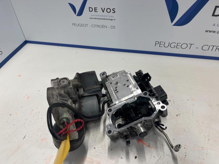 Motor de cambios de un Citroën DS5 (KD/KF) 2.0 165 HYbrid4 16V 2014