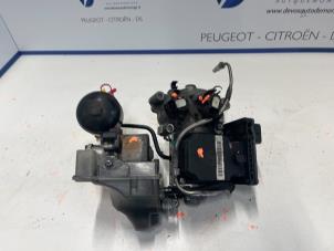 Usados Motor de cambios Citroen DS5 (KD/KF) 2.0 165 HYbrid4 16V Precio € 450,00 Norma de margen ofrecido por De Vos Autodemontagebedrijf