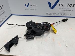 Used Sliding door motor, left Peugeot 807 2.0 HDi 16V 136 FAP Price € 250,00 Margin scheme offered by De Vos Autodemontagebedrijf