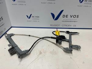 Usagé Lève vitre électrique avant gauche Peugeot 207 CC (WB) 1.6 16V Prix € 80,00 Règlement à la marge proposé par De Vos Autodemontagebedrijf