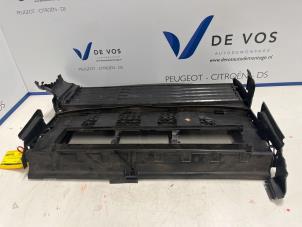 Used Air funnel Peugeot 308 Price € 225,00 Margin scheme offered by De Vos Autodemontagebedrijf