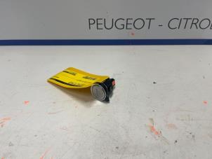 Usagé Commutateur serrure de contact Peugeot 508 Prix € 15,00 Règlement à la marge proposé par De Vos Autodemontagebedrijf