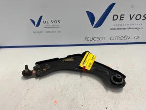 Usagé Bras de suspension avant gauche Peugeot 3008 Prix € 90,00 Règlement à la marge proposé par De Vos Autodemontagebedrijf