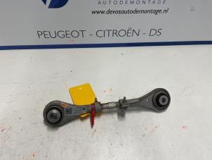 Usados Tirante de reacción izquierda detrás Peugeot 3008 Precio € 60,00 Norma de margen ofrecido por De Vos Autodemontagebedrijf