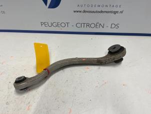 Usados Tirante de reacción izquierda detrás Peugeot 3008 Precio € 55,00 Norma de margen ofrecido por De Vos Autodemontagebedrijf
