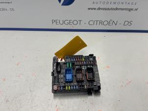 Usados Caja de fusibles Citroen C4 Picasso (3D/3E) 1.6 16V eTHP Precio € 135,00 Norma de margen ofrecido por De Vos Autodemontagebedrijf