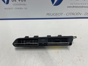 Gebrauchte Luftgitter Armaturenbrett Peugeot 508 Preis € 60,00 Margenregelung angeboten von De Vos Autodemontagebedrijf