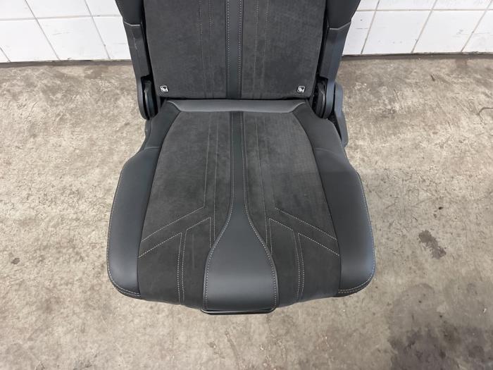 Fotel tylny z Peugeot 5008 2021