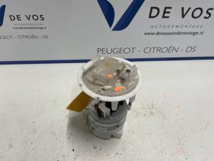 Used Electric fuel pump Opel Corsa F (UB/UH/UP) 1.2 12V 75 Price € 160,00 Margin scheme offered by De Vos Autodemontagebedrijf