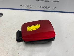 Usados Tapa de depósito Peugeot 408 Precio € 60,00 Norma de margen ofrecido por De Vos Autodemontagebedrijf