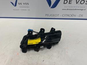 Usagé Veilleuse droite Peugeot 3008 Prix € 160,00 Règlement à la marge proposé par De Vos Autodemontagebedrijf