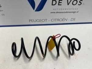 Usagé Ressort de flexion arrière Peugeot 3008 Prix € 45,00 Règlement à la marge proposé par De Vos Autodemontagebedrijf