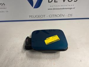 Usados Tapa de depósito Peugeot 408 Precio € 20,00 Norma de margen ofrecido por De Vos Autodemontagebedrijf