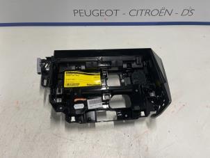 Usados Embellecedore para tablero de instrumentos Peugeot 408 Precio € 45,00 Norma de margen ofrecido por De Vos Autodemontagebedrijf