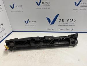 Używane Plyta zamka przedniego Peugeot 508 (F3/FB/FH/FP) 1.6 16V Hybrid Cena € 35,00 Procedura marży oferowane przez De Vos Autodemontagebedrijf