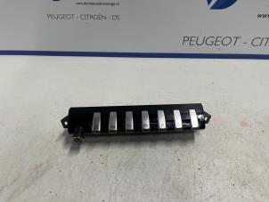 Used Radio control panel Peugeot 508 (F3/FB/FH/FP) 1.6 16V Hybrid Price € 135,00 Margin scheme offered by De Vos Autodemontagebedrijf