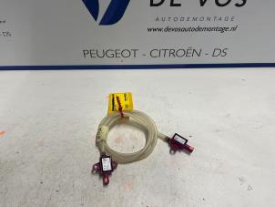 Usados Sensor de peatón Peugeot 508 (F3/FB/FH/FP) 1.6 16V Hybrid Precio € 80,00 Norma de margen ofrecido por De Vos Autodemontagebedrijf