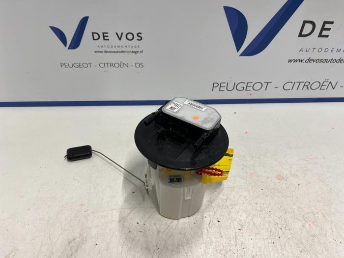 Bomba eléctrica de combustible de un Peugeot 308 2021