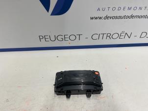 Usagé Eclairage de plafonnier Peugeot 308 Prix € 45,00 Règlement à la marge proposé par De Vos Autodemontagebedrijf