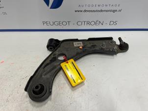Usagé Bras de suspension avant droit Peugeot 3008 Prix € 135,00 Règlement à la marge proposé par De Vos Autodemontagebedrijf