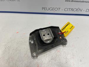 Used Gearbox mount Peugeot 3008 Price € 35,00 Margin scheme offered by De Vos Autodemontagebedrijf