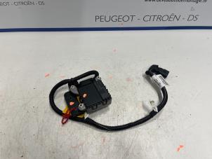 Używane Czujnik aktywnego tempomatu (zdalny) Peugeot 5008 Cena € 250,00 Procedura marży oferowane przez De Vos Autodemontagebedrijf