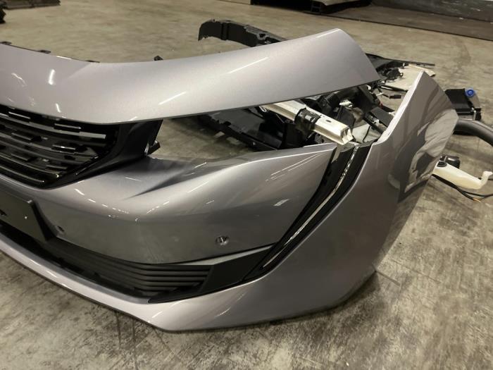 Front end, complete from a Peugeot 508 2021