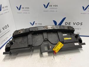 Używane Panel przedni DS Automobiles DS7 Crossback Cena € 70,00 Procedura marży oferowane przez De Vos Autodemontagebedrijf