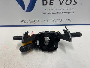 Używane Przelacznik Combi kolumny kierownicy DS Automobiles DS7 Crossback Cena € 250,00 Procedura marży oferowane przez De Vos Autodemontagebedrijf