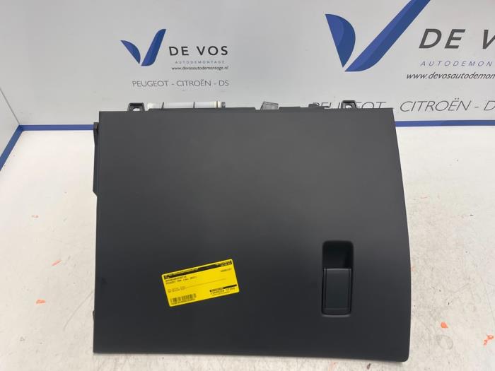 Begagnade Handskfack Peugeot 508 Pris € 115,00 Marginaltabell erbjuds av De Vos Onderdelen