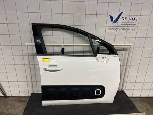 Używane Drzwi prawe przednie wersja 4-drzwiowa Citroen C3 (SX/SW) 1.2 Vti 12V PureTech Cena € 400,00 Procedura marży oferowane przez De Vos Autodemontagebedrijf