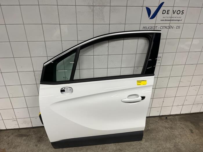 Door 4-door, front left from a Opel Crossland/Crossland X  2020