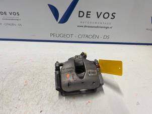 Używane Zacisk hamulcowy lewy przód DS Automobiles DS 4 1.6 16V PureTech 180 Cena € 135,00 Procedura marży oferowane przez De Vos Autodemontagebedrijf