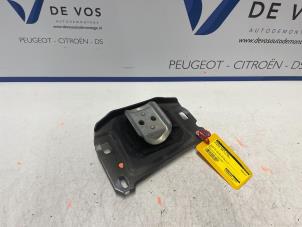 Used Gearbox mount DS Automobiles DS 4 1.6 16V PureTech 180 Price € 35,00 Margin scheme offered by De Vos Autodemontagebedrijf