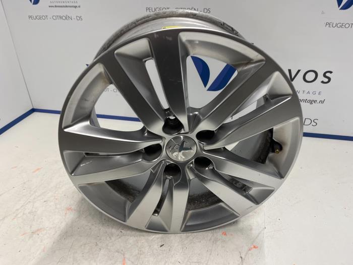 Wheel from a Peugeot 308 (L3/L8/LB/LH/LP) 1.2 12V e-THP PureTech 110 2018