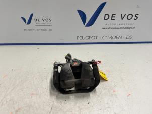 Usagé Etrier de frein (pince) avant droit Peugeot 308 Prix € 90,00 Règlement à la marge proposé par De Vos Autodemontagebedrijf