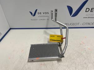 Usagé Radiateur chauffage Peugeot 308 Prix € 40,00 Règlement à la marge proposé par De Vos Autodemontagebedrijf