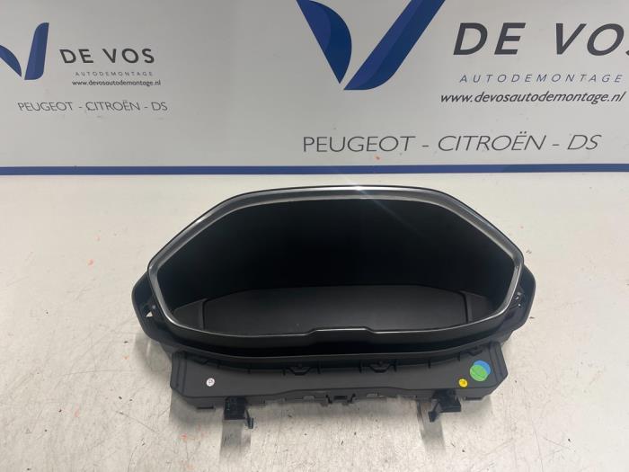 Cuentakilómetros de un Peugeot 5008 II (M4/MC/MJ/MR) 2.0 BlueHDi 150 16V 2018